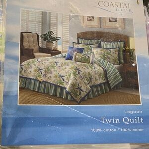 Coastal Life Twin Quilt - Lagoon Design Used in excellent condition